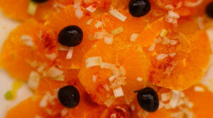 Ensalada de naranja con bacalao y aove